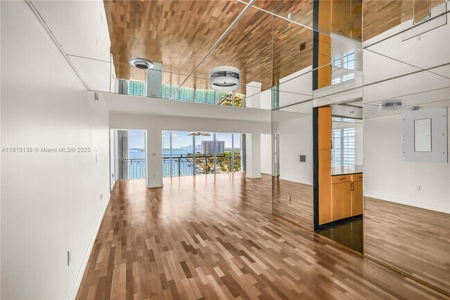 Building Photo - 11111 Biscayne Blvd