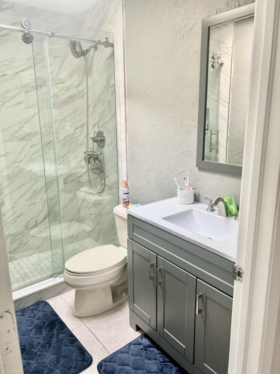 Building Photo - 2013 Redmond St