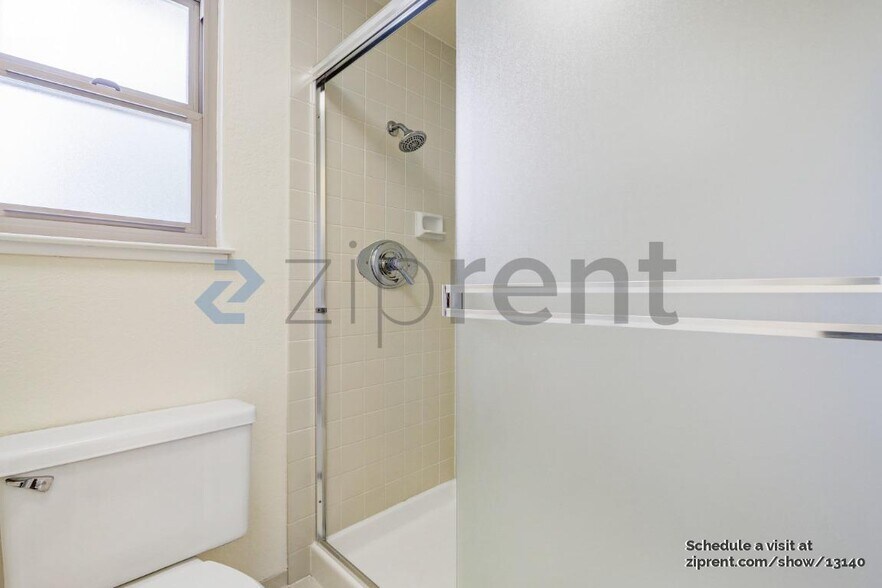 Building Photo - 1936 Lake View Pl