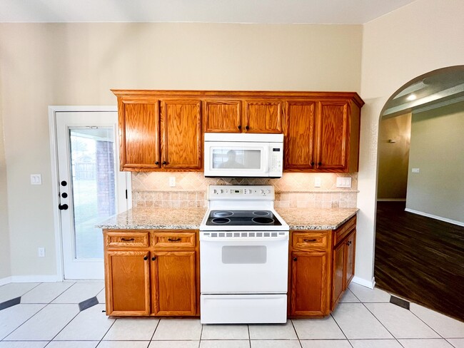 Building Photo - Available NOW!!!! You must see this is a Fabulous Home. 4 bedrooms, office, 2 bath, 2 car garage ...