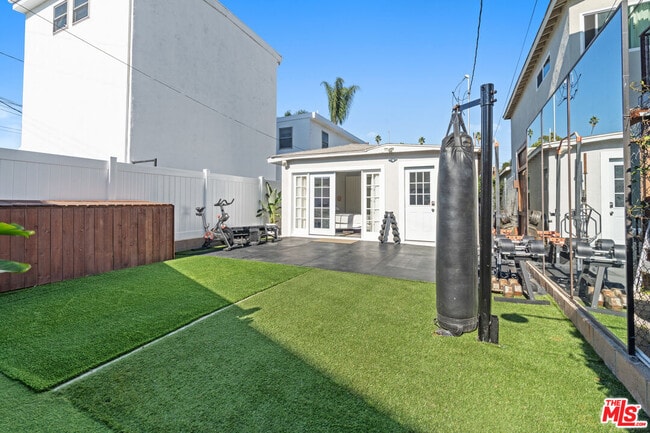 Building Photo - 668 Marr St