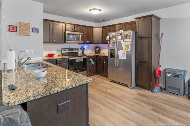 Building Photo - 140 Denning Farms Ln