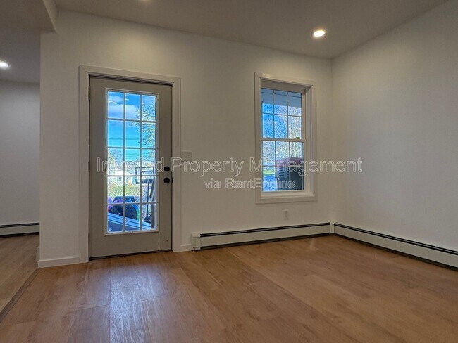 Building Photo - 24 Willis St