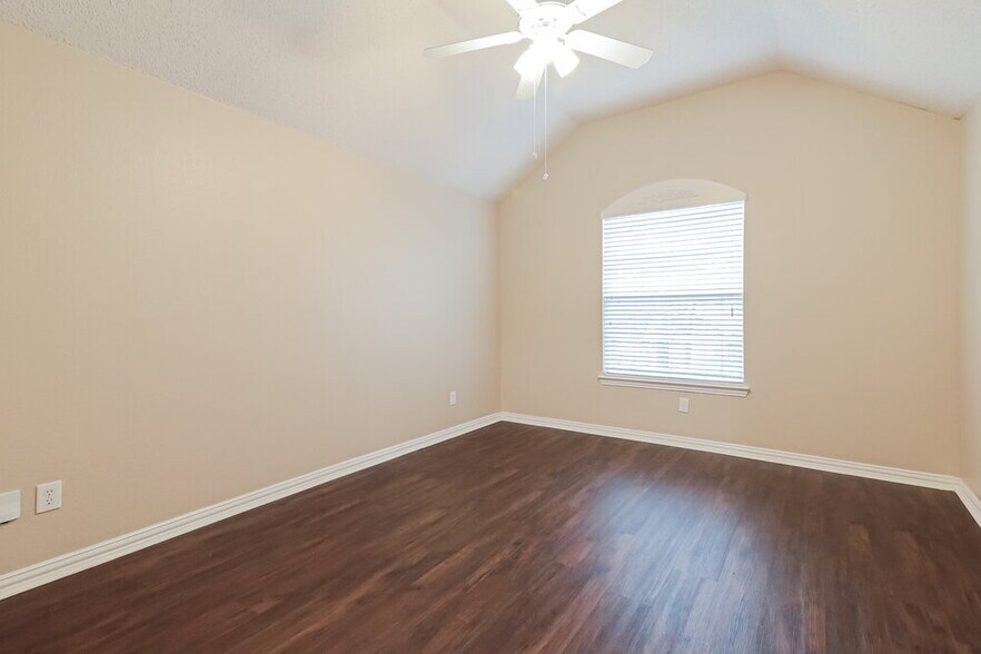 Building Photo - 1619 Marble Falls Dr