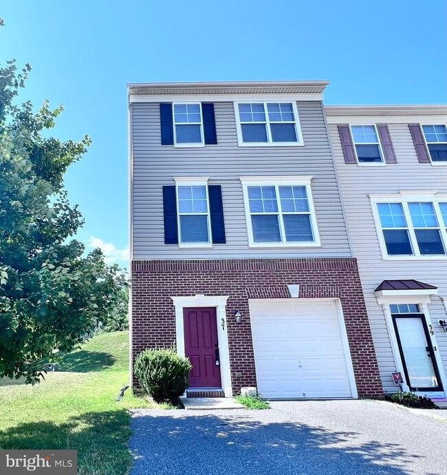 Building Photo - 37 Rapidan Dr