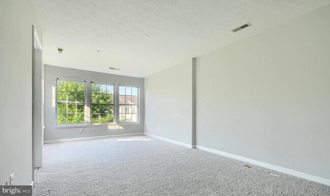 Building Photo - 9863 Decatur Rd