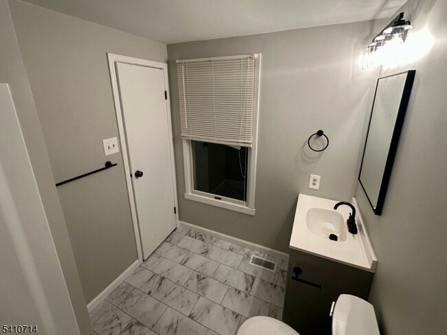 Building Photo - 59 Liberty Ln