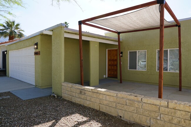 Building Photo - 54865 Avenida Vallejo