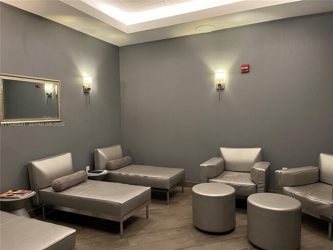 Building Photo - 21205 NE 37th Ave