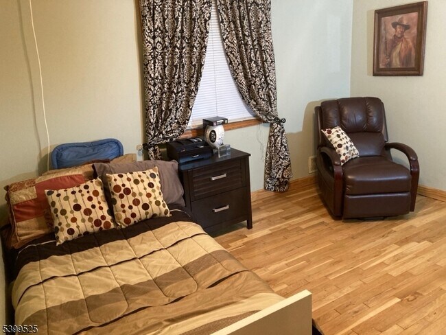 Building Photo - 598 Saddle River Rd