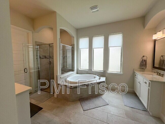 Building Photo - 10505 Wintergreen Dr