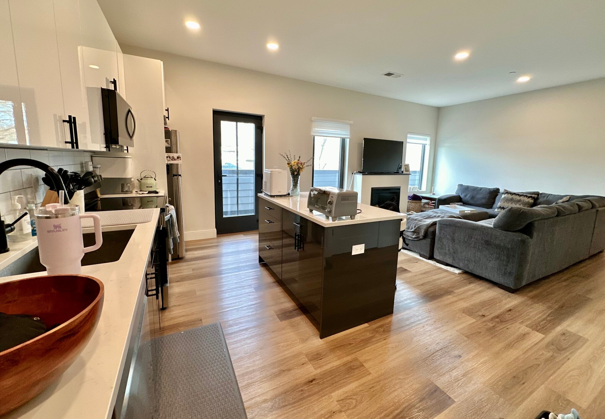 Building Photo - 63 Belgrade Ave