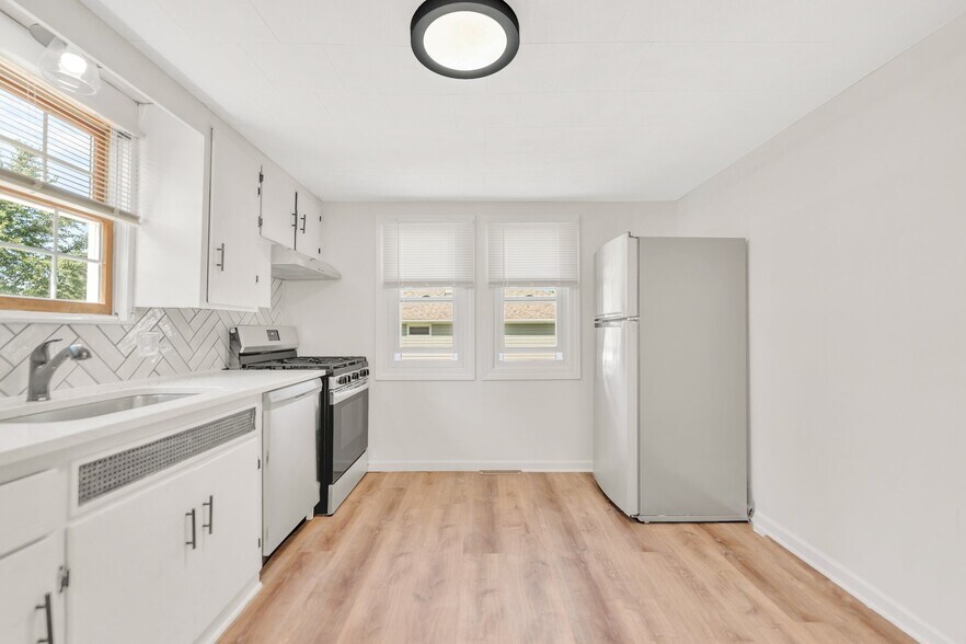 Building Photo - 168 Wheeler St