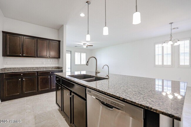 Building Photo - 10398 W Rosewood Ln