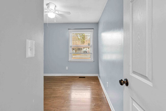 Building Photo - 203 Pineview Rd