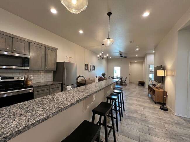 Building Photo - 2Bed/ 2Bath Available MAY- in Lubbock cooper ISD!