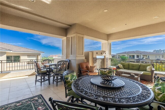 Building Photo - 9145 Tesoras Dr