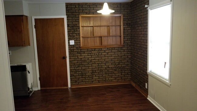 Building Photo - 514 McArthur Dr