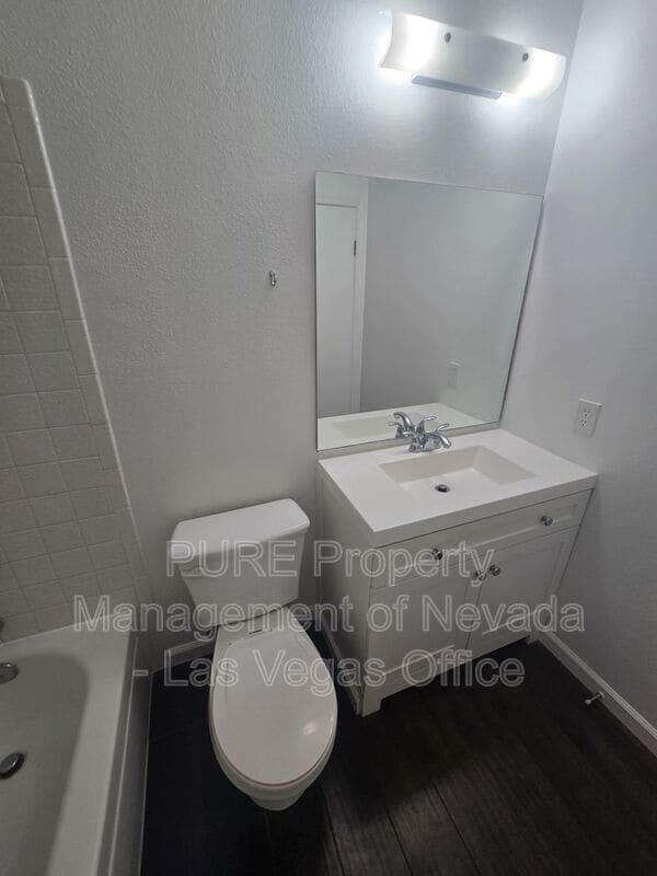 Building Photo - 4270 Rollingstone Dr