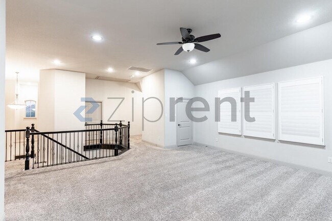 Building Photo - Unit