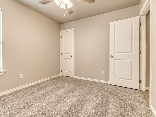 Building Photo - Newer Home + Deer Creek Schools + Storm Shelter