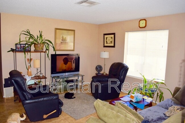 Building Photo - 801 N Major Ave