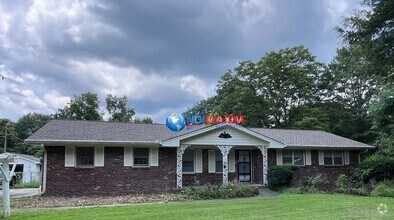 Building Photo - Renovated brick front ranch in Snellville