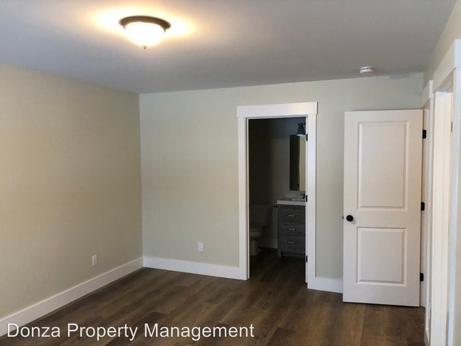 Building Photo - 224 Pope Meadow Dr