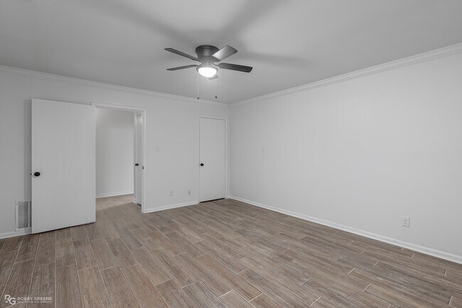 Building Photo - 1522 Captain Shreve Dr