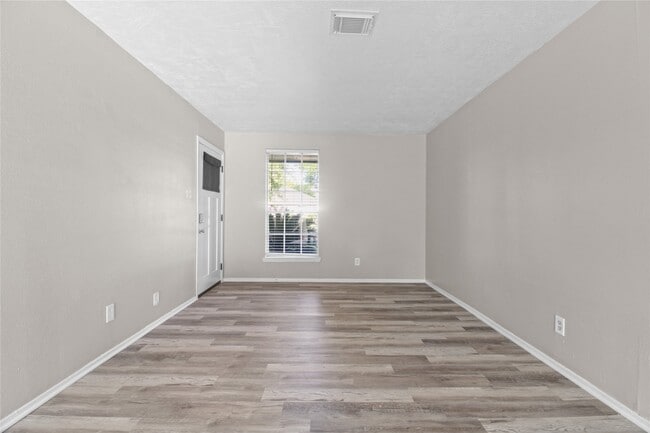 Building Photo - 15423 Campden Hill Rd