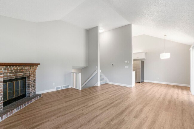 Building Photo - NEW 1720-1722-1724-1726 N Chapman Lane