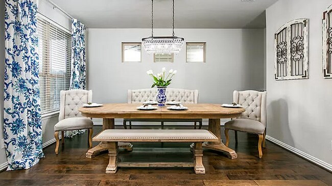 Building Photo - Spacious 4-Bedroom, 3-Bath Two-Story Home in Boerne