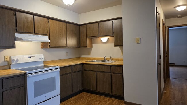 Building Photo - 2-Bedroom  Upper in a 8plex building