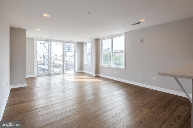 Building Photo - 820-24 N 3rd St
