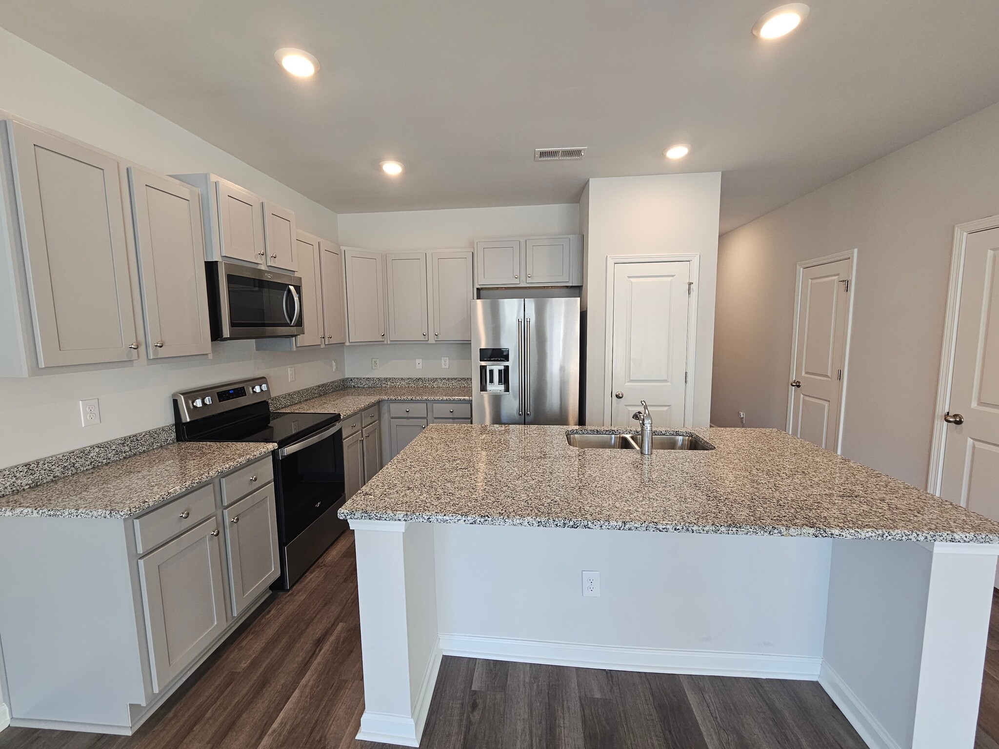 Building Photo - 7566 Knightbell Cir