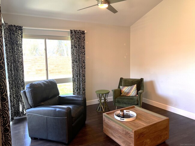 Building Photo - 1828 Ballina Dr