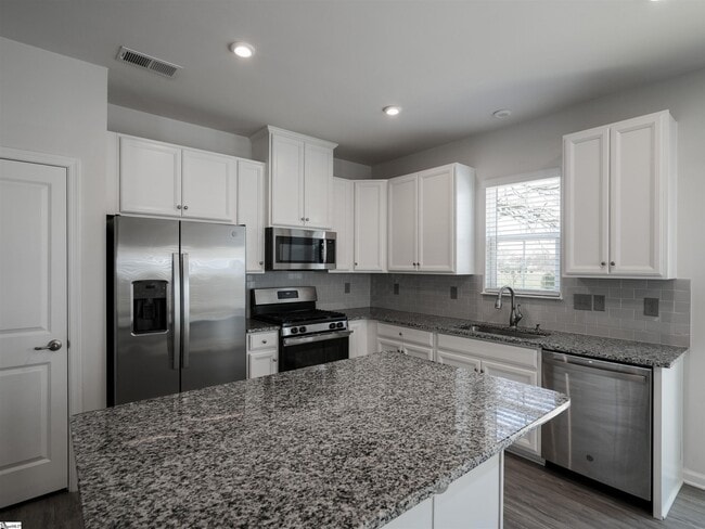 Building Photo - 231 Roudwood Dr