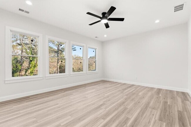 Building Photo - 2895 Jones Mill Rd