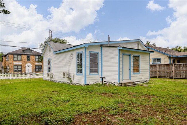 Building Photo - 409 Quitman St