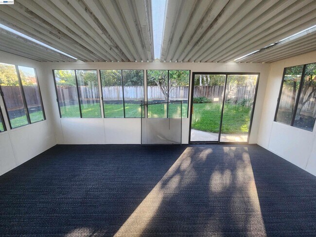 Building Photo - 1829 Rosetree Ct
