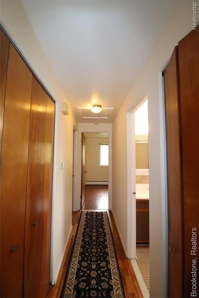 Building Photo - 2 Glendale Dr