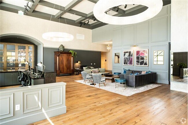 Building Photo - 402 Guadalupe St