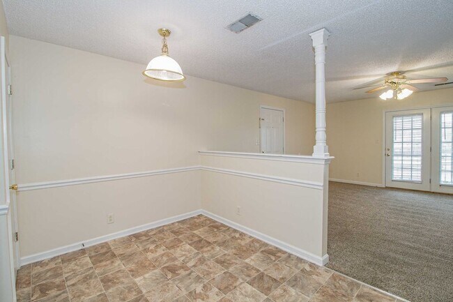 Building Photo - 402 E St