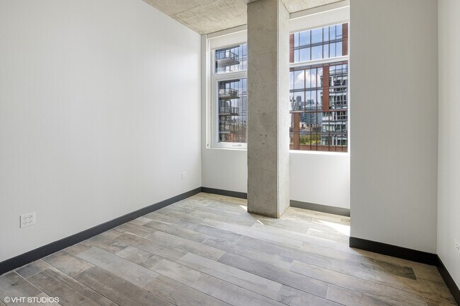 Building Photo - 171 N Aberdeen St