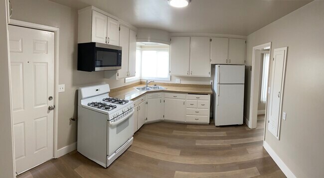 Building Photo - 333 29th St