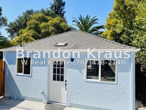 Building Photo - 2427 Humboldt St