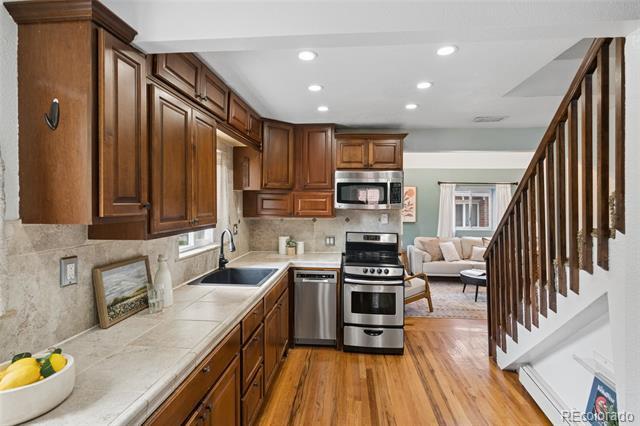 Building Photo - 556 S Canosa Ct