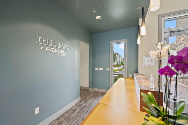 Building Photo - 890 White Moonstone Loop