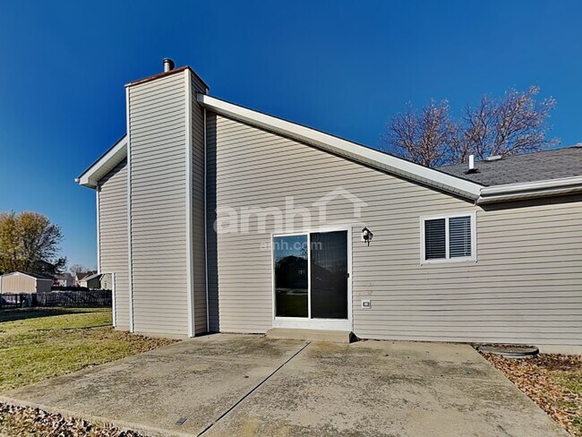 Building Photo - 26251 W Bayberry Ct