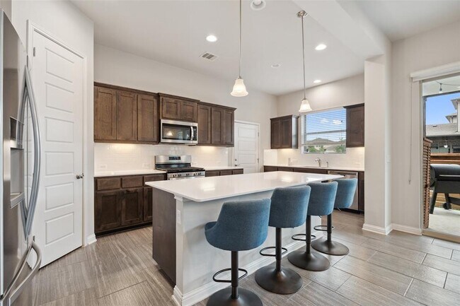 Building Photo - 6810 Idea Rd